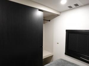 Salem Hemisphere 310BHI Photo