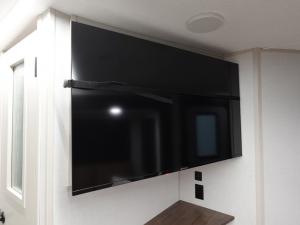 Salem Hemisphere 310BHI Photo