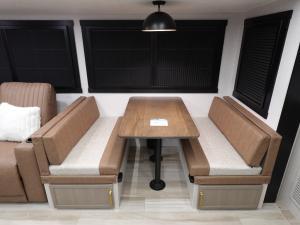 Salem Hemisphere 310BHI Photo