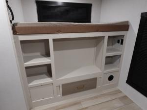 Salem Hemisphere 310BHI Photo