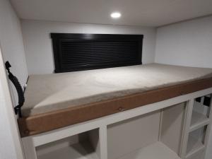 Salem Hemisphere 310BHI Photo