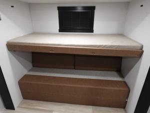 Salem Hemisphere 310BHI Photo