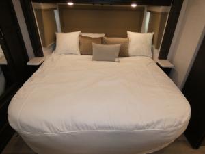 Nautica 34RX Photo