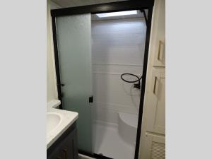 Crusader 275RDD Photo