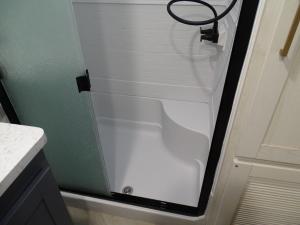 Crusader 275RDD Photo