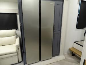 Crusader 275RDD Photo