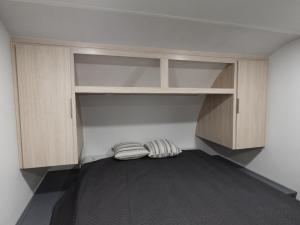 Tracer 275BH Photo