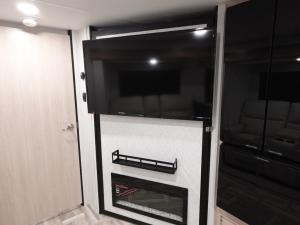 Tracer 275BH Photo