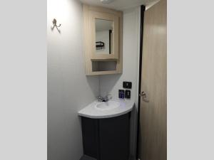 Tracer 275BH Photo