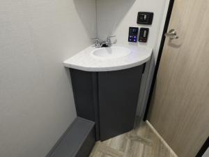 Tracer 275BH Photo