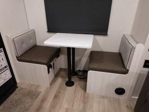 R Pod RP-198 Photo