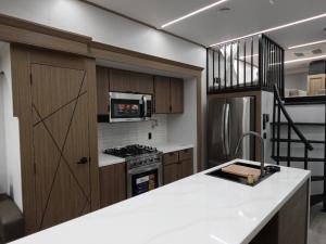 Salem Grand Villa 42VIEW Photo