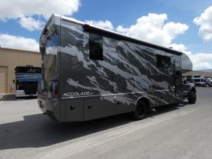 Accolade XT 32U Photo