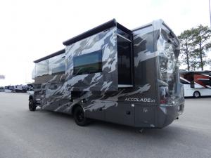 Accolade XT 32U Photo