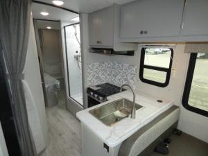 Freelander 27QB Photo