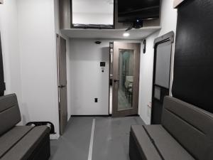 Momentum M-Class 414M Photo