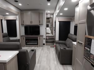 Momentum G-Class 415G Photo