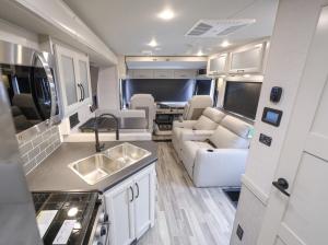 Admiral 32N Photo