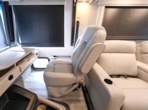Admiral 32N Photo