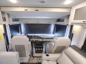Admiral 32N Photo
