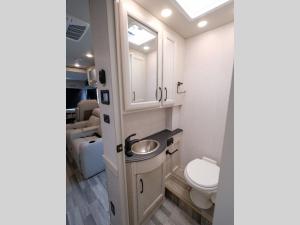 Admiral 32N Photo