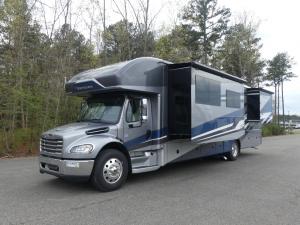 Accolade 37L Photo