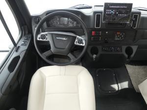 Accolade 37L Photo