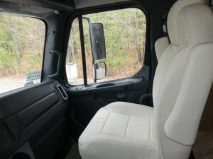 Accolade 37L Photo