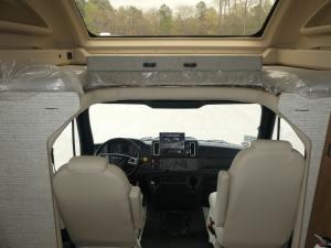 Accolade 37L Photo