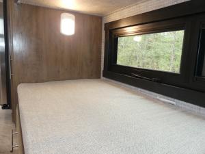 Accolade 37L Photo
