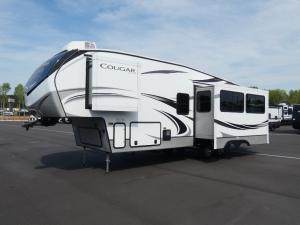 Cougar Half-Ton 29RKS Photo
