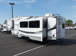 Cougar Half-Ton 29RKS Photo