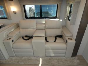 Accolade XL 37M Photo