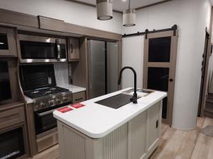 Reflection 324MBS Photo