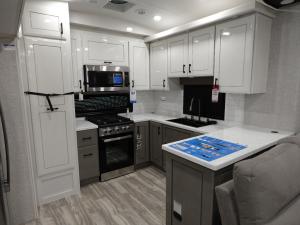 Pinnacle 38FBRK Photo
