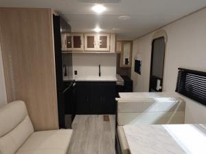 Avenger LE 25BKLE Photo
