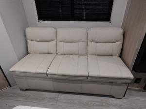 Avenger LE 25BKLE Photo
