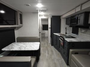 Apex Ultra-Lite 300BHS Photo