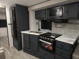 Apex Ultra-Lite 300BHS Photo
