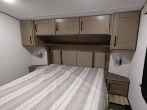 Reflection 150 Series 270BN Photo