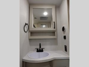 Reflection 150 Series 270BN Photo