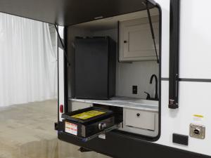 Apex Ultra-Lite 242BARV Photo