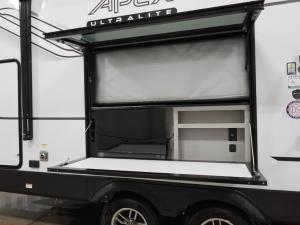 Apex Ultra-Lite 242BARV Photo