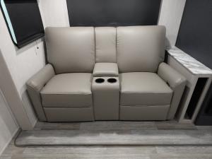 Apex Ultra-Lite 242BARV Photo
