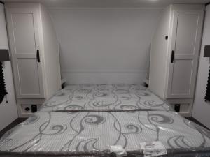 Passport Classic 214BH Photo