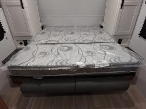 Passport Classic 214BH Photo