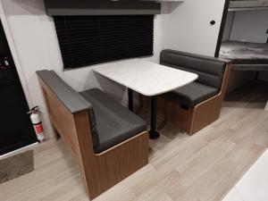 Passport Classic 214BH Photo