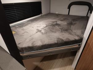 Passport Classic 214BH Photo