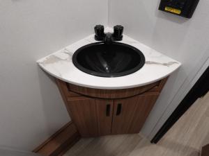 Passport Classic 214BH Photo