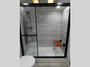 Pinnacle 38FBRK Photo